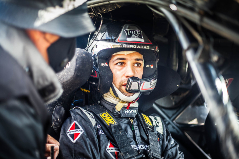 Borgward BX7 DKR da Borgward Rally Team (15).jpg Borgward BX7 DKR da Borgward Rally Team (15).jpg