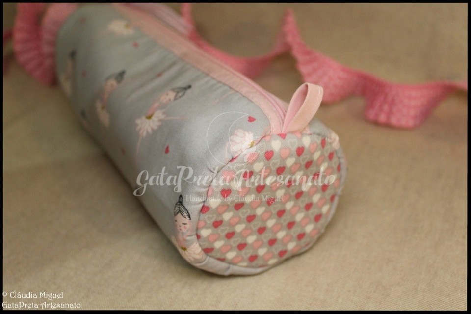 Estojos cilíndricos Bailarinas e Unicórnios6.JPG