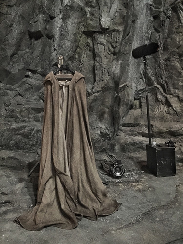 episode-viii-jedi-robes-rian-johnson-185371.jpg
