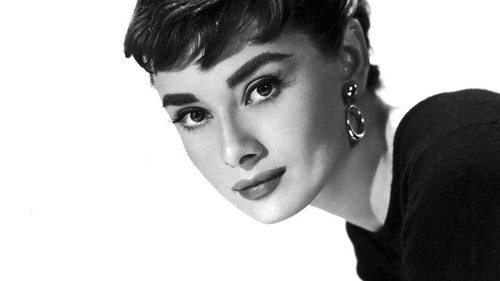 Audrey-Hepburn_A-Life-in-Full-Circle_HD_768x432-16
