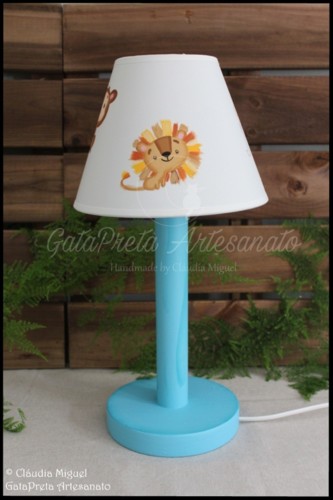 Candeeiro Na selva1.JPG