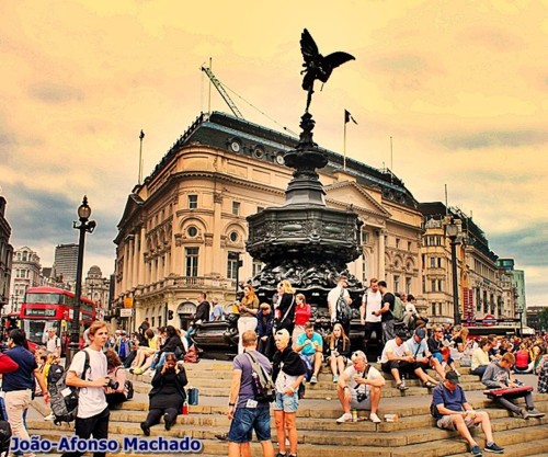 PICCADILLY CIRCUS.JPG