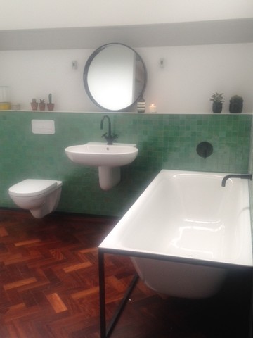 makershouse_bathroom.JPG makershouse_bathroom.JPG