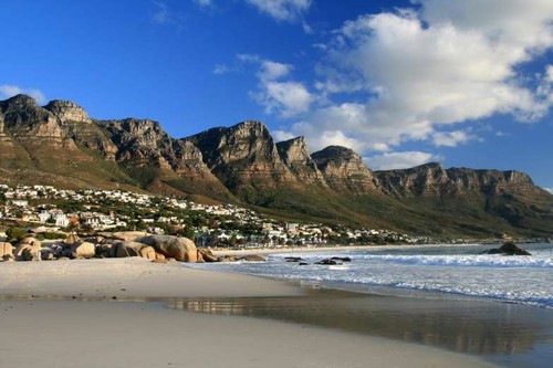 Camp's Bay Beach - Camps Bay, África do Sul.jpg