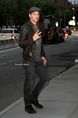 Peter Facinelli - Candids.jpg