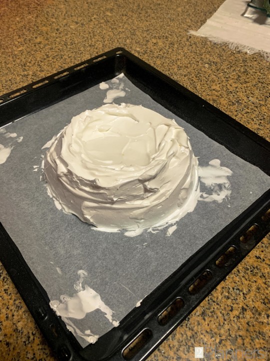 Pavlova with Sweet Egg Cream Recipe - The2Planners