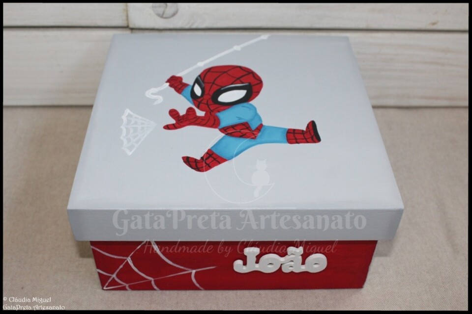 Caixa de recordações de bebé Homem Aranha1.JPG