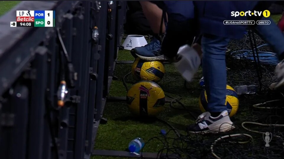 Porto 1 - Sporting 1 bolas.jpg