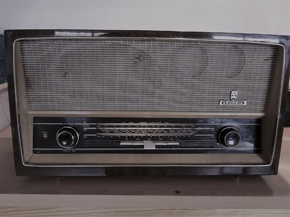 grundig 8.jpg