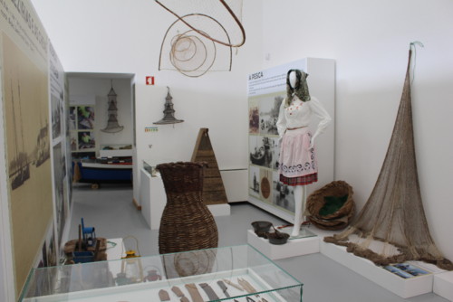 MUSEU ESCAROUPIM E O RIO.JPG