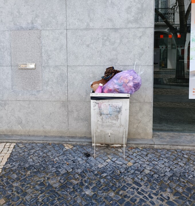 Lixo na via pública (2).jpg