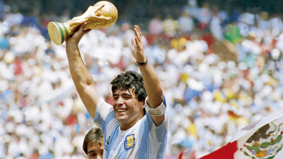 Maradona-Camões-Rádio-Desporto-Mundo.jpg