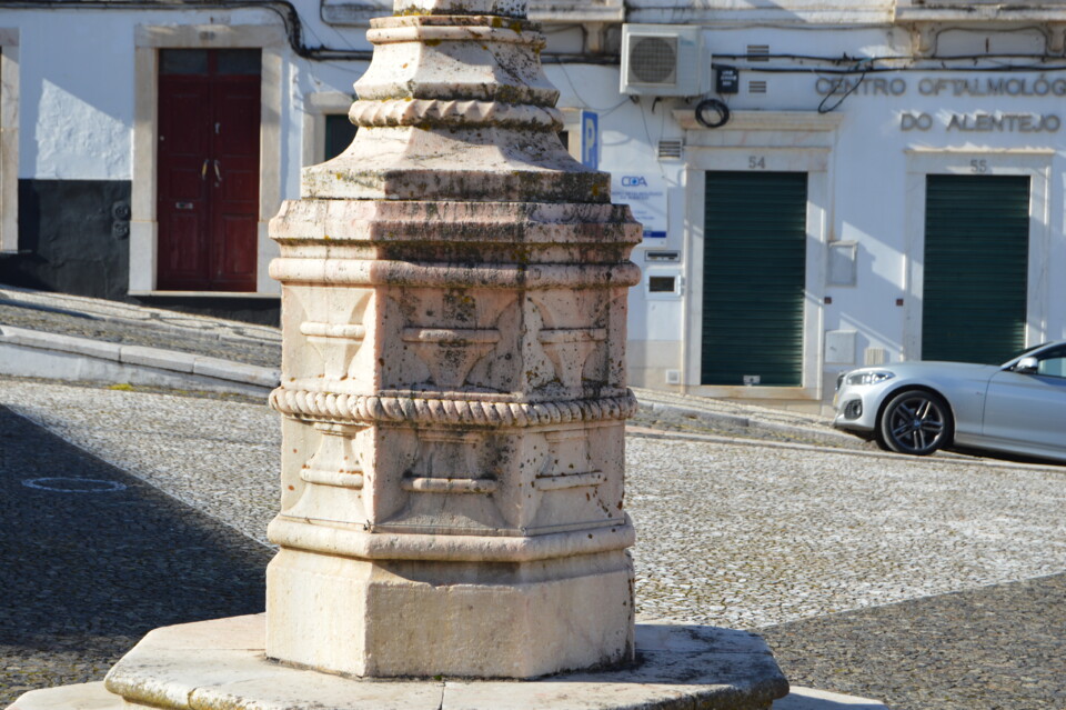Pelourinho Estremoz 3.JPG