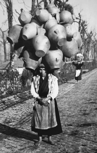 MULHER COM CANATAROS.jpg