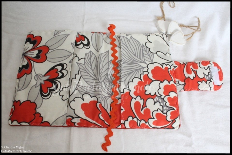 Capa de livros Retro Flowers2.JPG