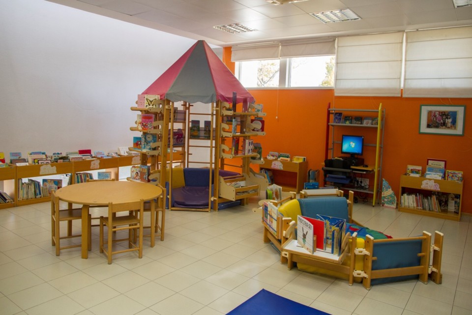 Biblioteca Municipal de Pinhal Novo.jpg