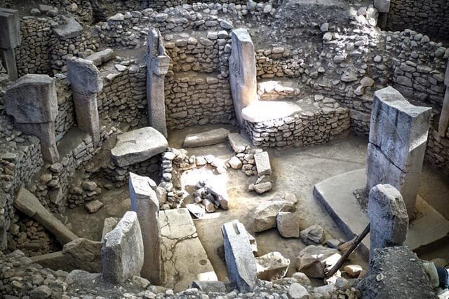 the-12-000-year-old-gobekli-tepe-twice-the-age-of-
