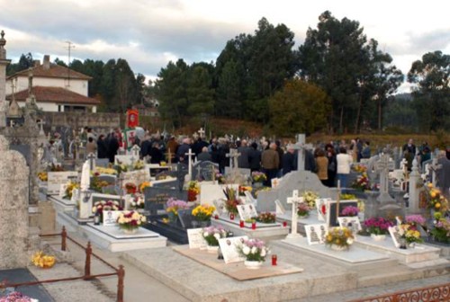 058 - Pla geral no interior do cemiterio.jpg