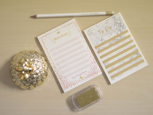 0166657-1_to-do-pequenas_purple_pineapple_design_.