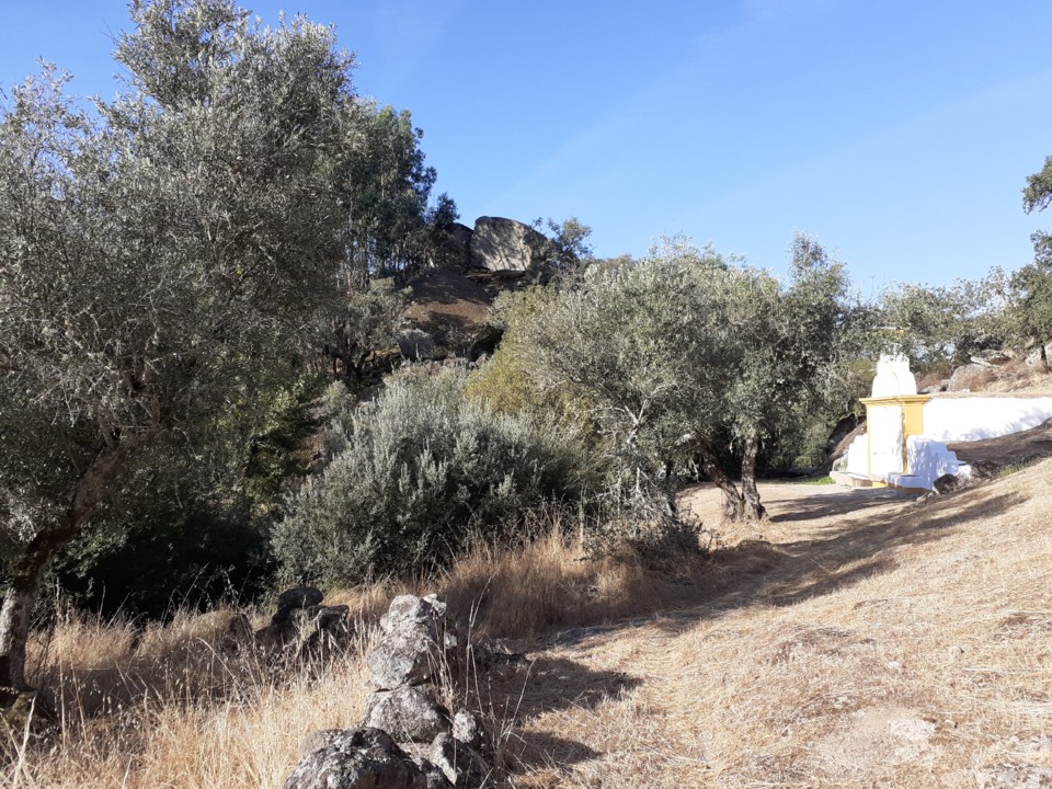 Fonte do Salto e penedos. Foto Original. 2021.09.05.jpg