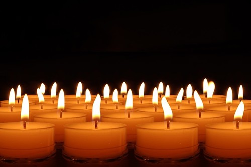 candles-492171_960_720 (1).jpg