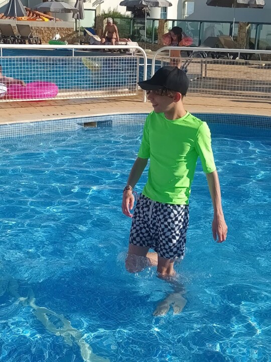 Não me canso disto piscina 1.jpg