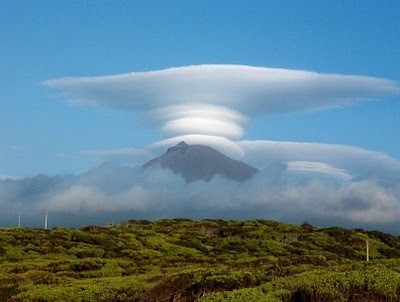 O Pico com espiral de nuvem