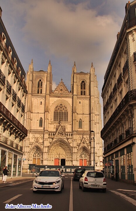 CATHÉDRAL ST. PIERRE ET ST. PAUL.JPG