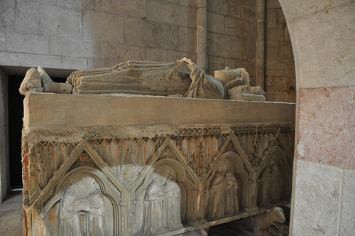 Tumulo de D. Dinis.jpg