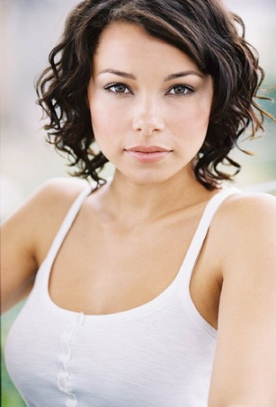 Jessica Parker Kennedy.png
