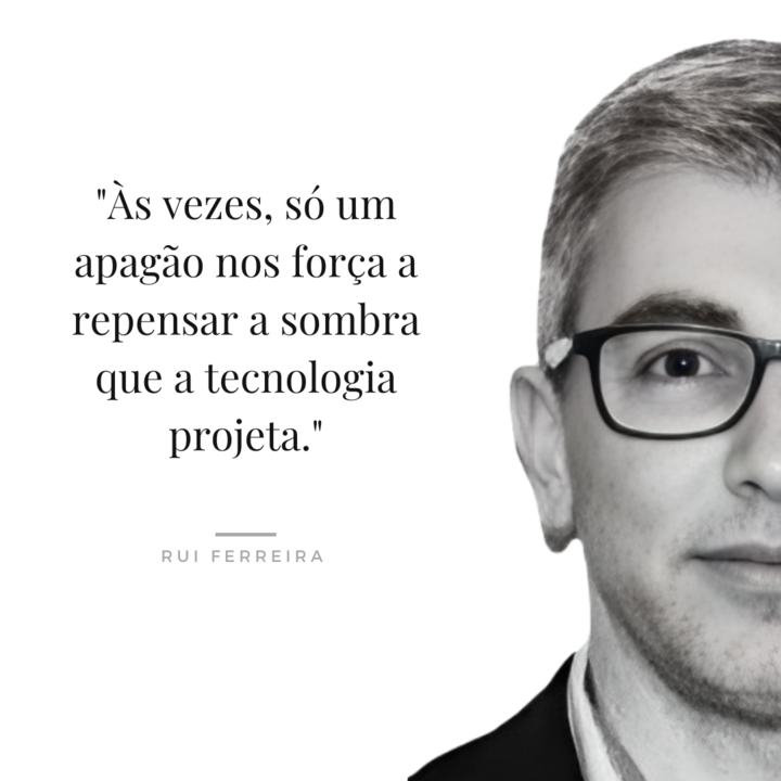 Post para Instagram a Preto e Branco Simples com C