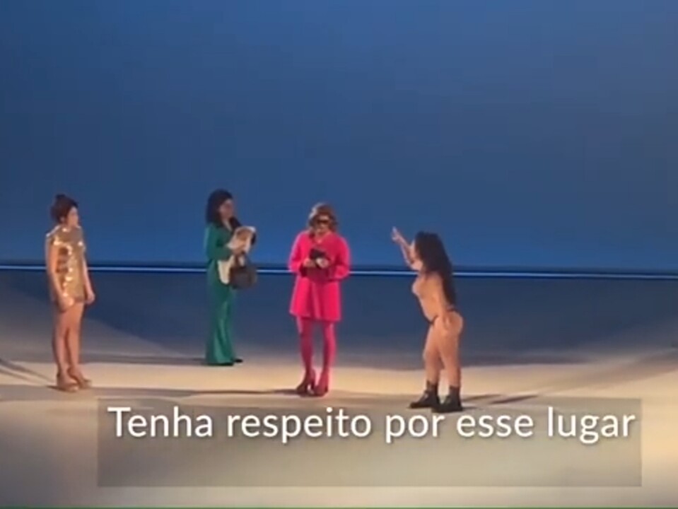 Transfake Keyla Brasil Teatro São Luiz 