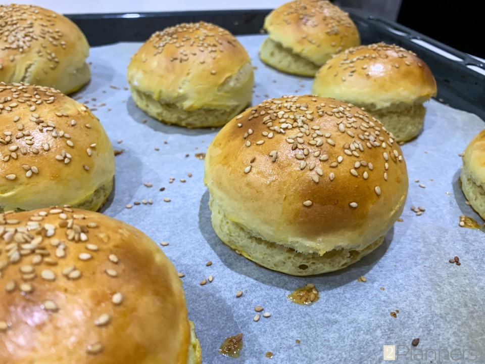 40min Burguer Buns Recipe - The2Planners