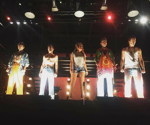 Elenco de Let the sunshine in.jpg