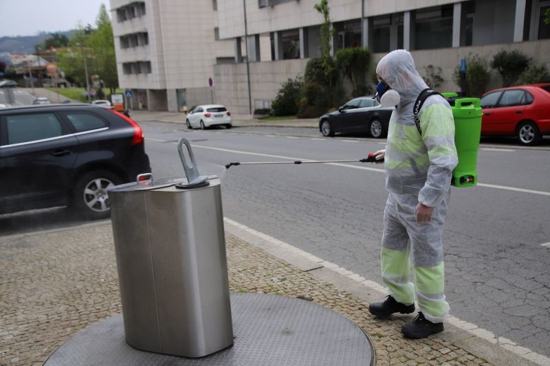 desinfeção contentores 2.JPG