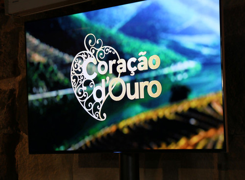 Atores na apresentação de Coração D'Ouro