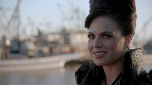 a-happy-queen-once-upon-a-time.jpg