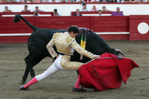 A elegância de Arturo Saldivar...