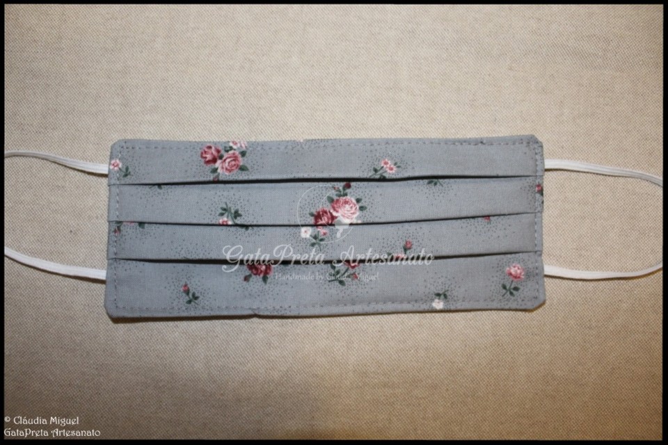 Máscara mulher Roses1.JPG