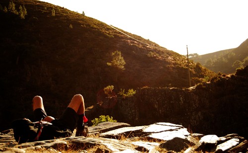 Caminheiro_na_aldeia_de_drave,_Base_nacional_da_IV