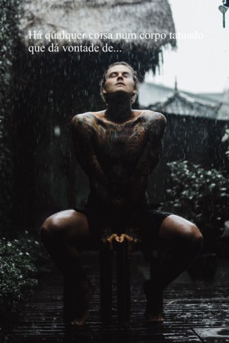 homem-tatuado-posando-na-chuva_texto1321-912.jpg homem-tatuado-posando-na-chuva_texto1321-912.jpg