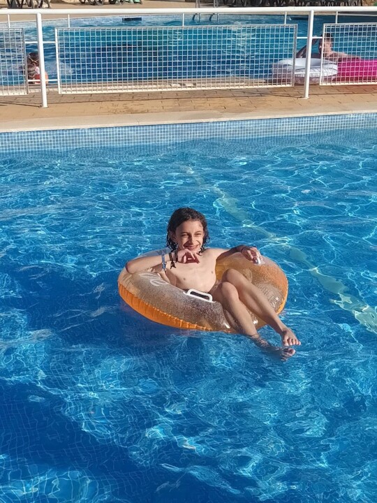 Não me canso disto piscina.jpg