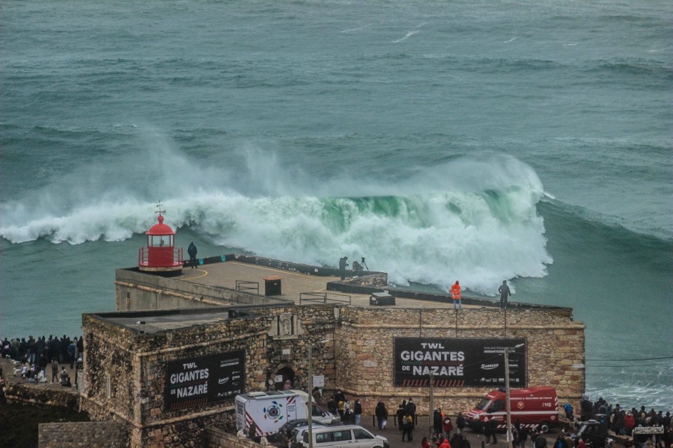 ondas gigantes nazaré 16.jpg