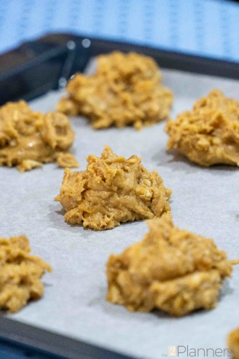 Nuts and Apricot Cookies - The2Planners