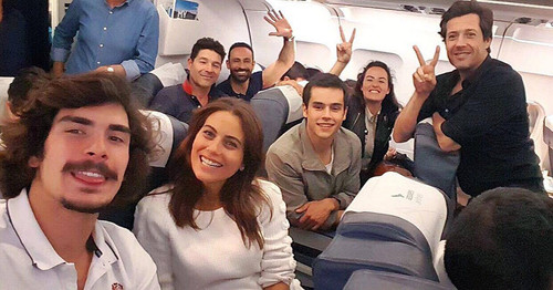 Atores durante a viagem Atores durante a viagem