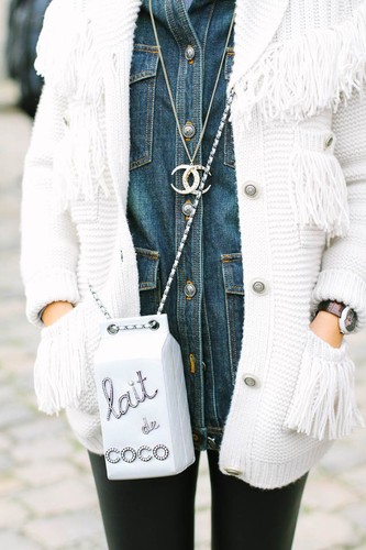 los_bolsos_mas_locos_de_chanel_a_lo_largo_de_la_hi