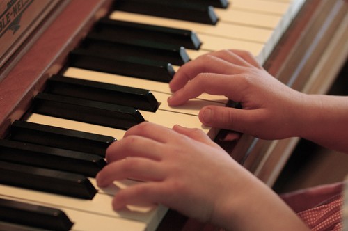 Piano_practice_hands1.jpg