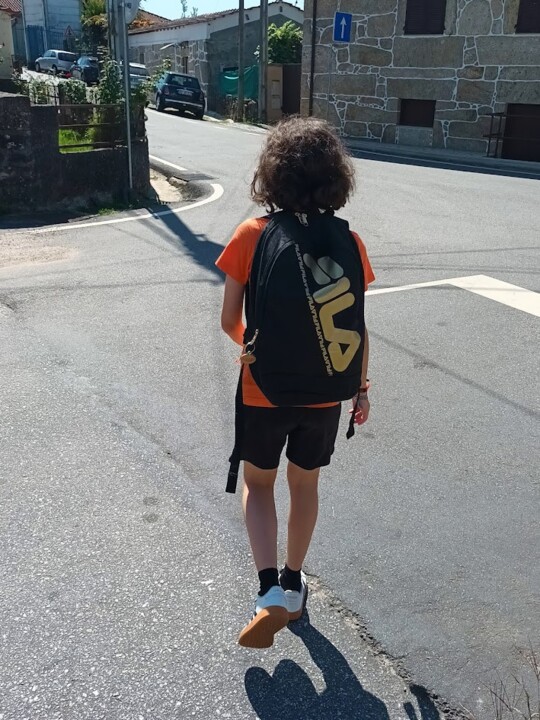 Não me canso disto Mini escola.jpg