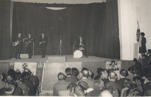 01 00 FB 539021_10200184076183227_133086078_n b.jp