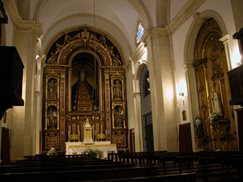 Convento de S. Teresa, igreja interior.jpeg